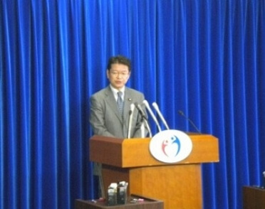 厚⽣労働⼤⾂時代の記者会⾒