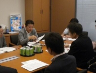 2012年10月11日(木)　「格差を是正すると消費が拡大する」―内閣府と議論