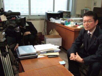 2006年12月20日（水）　テレビ局の取材を受ける