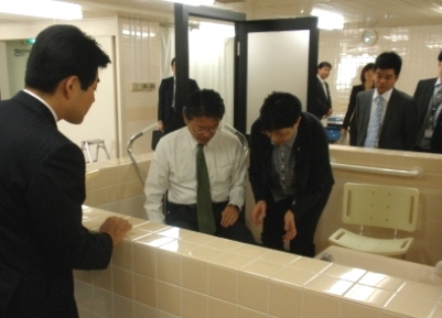 2009年10月19日(月)　職業訓練の現場やハローワークを視察しました