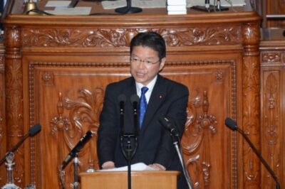 本会議で野田総理に代表質問