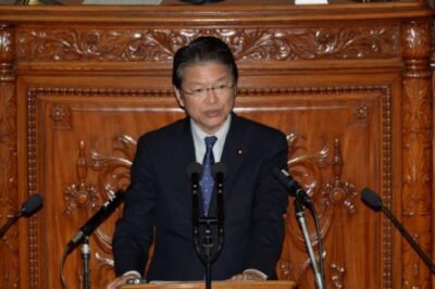 2013年11月1日（金）　衆議院本会議で代表質問