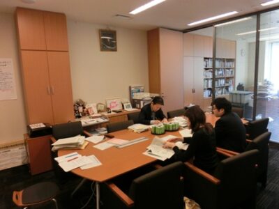 2014年1月28日（火）　財政問題に関するレクを受けています