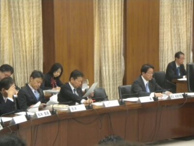 2014年11月6日(木) 　「権利が強すぎ、義務が弱すぎる」は、本当か？雰囲気でなく緻密な議論を！