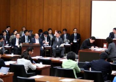 政権交代後の天下り対策を答弁