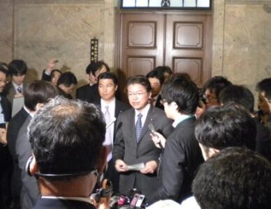 「天下り法人に委託せず」を決定