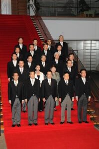 厚生労働大臣及び年金改革担当大臣に再任