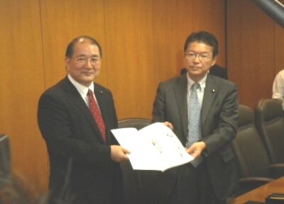 厚生労働大臣の事務引き継ぎ