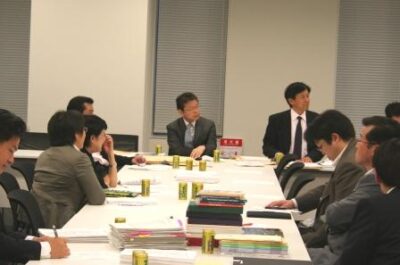 民主党行政刷新プロジェクト・チームに出席