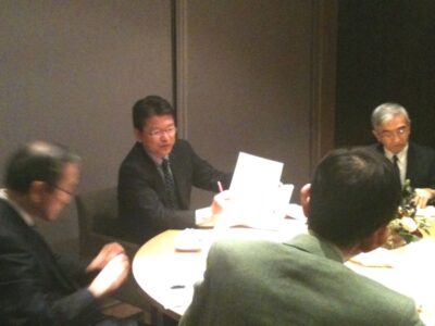 医療に関する座談会に出席