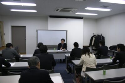 長妻昭未来創造塾にて講義