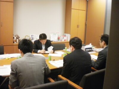 行政改革に関するレクを受けています