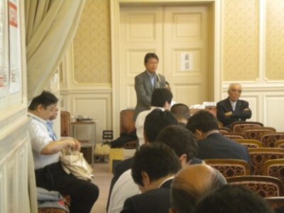 民主党の選挙セミナーで挨拶
