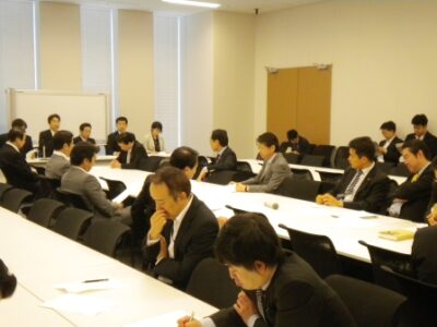 民主党経済連携ＰＴ役員会に出席