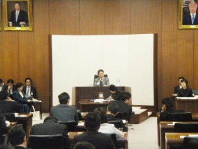 厚労委員会で委員長代行を務めました