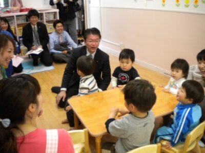 認定こども園と空き教室利用の保育園を視察