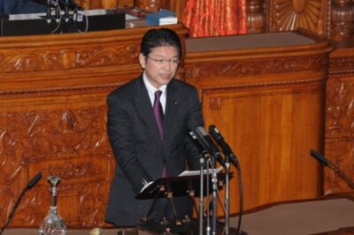 参議院本会議でホームレス問題について答弁