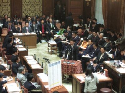 衆議院予算委員会で貧困率について答弁