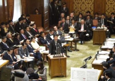 参議院予算委員会で子ども手当について答弁