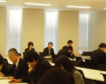 行政改革調査会総会に出席