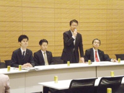 後期高齢者医療制度を廃止する方針を了承