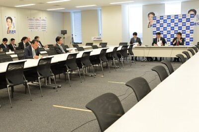民進党の政治改革推進本部に出席