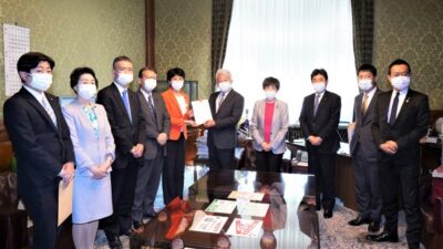 「高齢者の医療の確保に関する法律の一部を改正する法律案」を衆院に提出