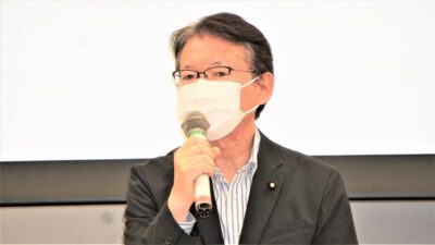 「貧困格差問題の打開に向け、物差しを変えるべき」　貧困問題解決に向けた討論集会で