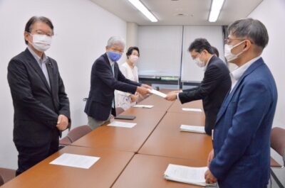 病床の確保等を厚労省と内閣官房に緊急要請