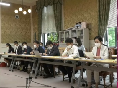 コロナとの闘いの山場で司令官投げ出し