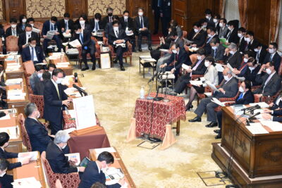 【衆院予算委】長妻政調会長、少子化対策に高校生までの児童手当、住宅支援強化を提案