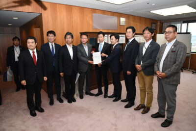 一時しのぎだけではない電気料金高騰対策を。「電気料金高騰対策」を経産大臣に申し入れ