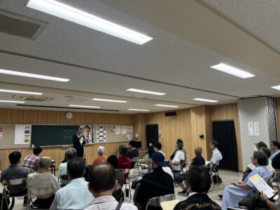 8月28日(金) 昨日は夕方より、中野区の東部区民活動センターにて国政報告会を行いました。